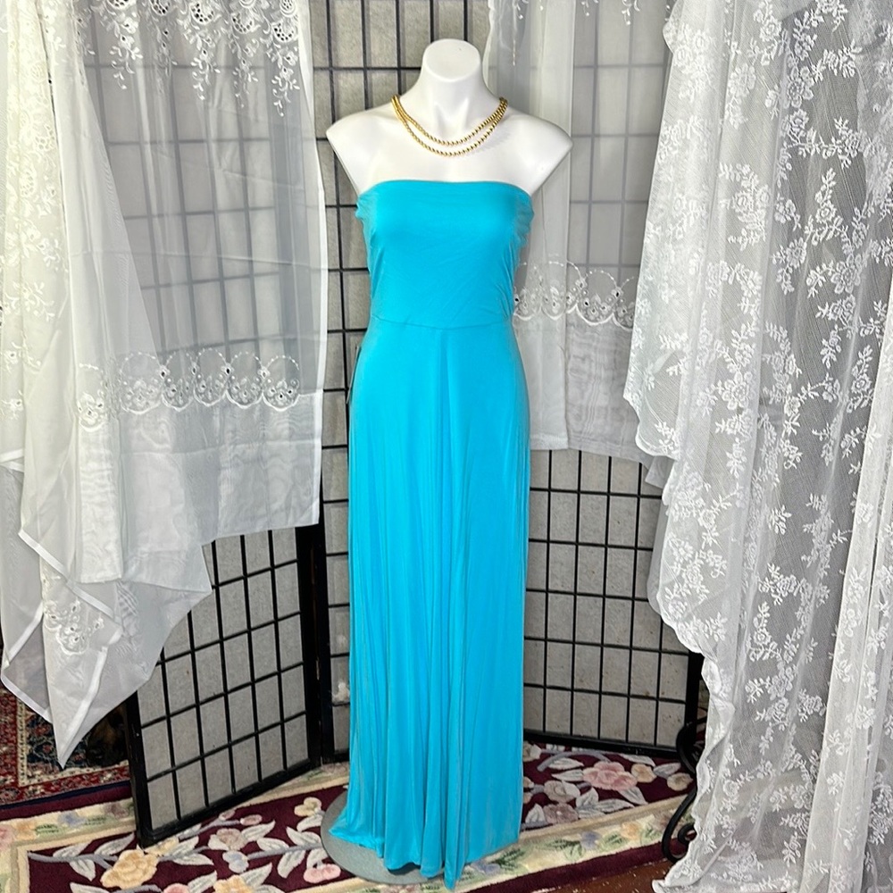 Meet your Posher, Ella